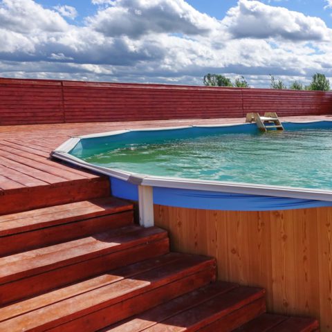 La piscine en bois composite