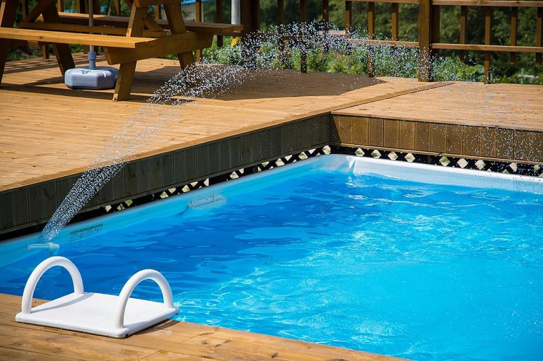 Comparatif des différents matériaux de bassins de piscines