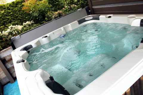 Les erreurs à éviter lors de l'installation d'un jacuzzi extérieur