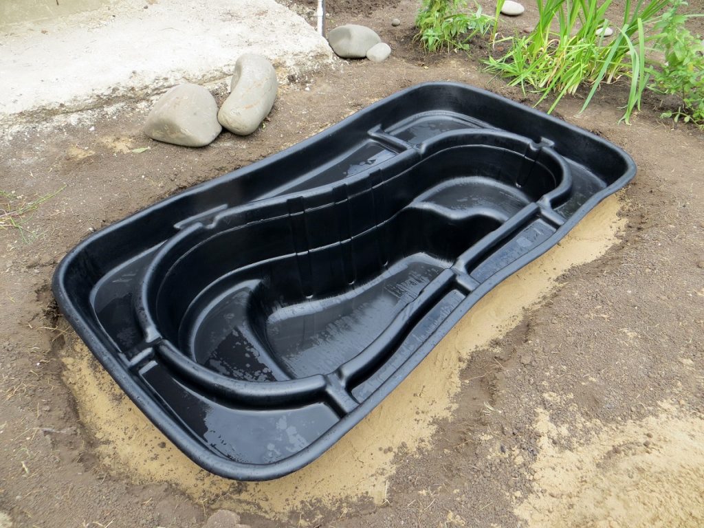 bassin préformé pour étang