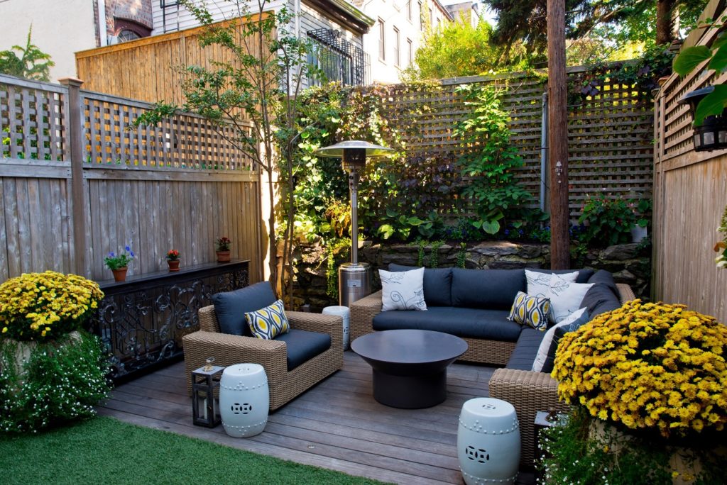 petite terrasse mignone en bois