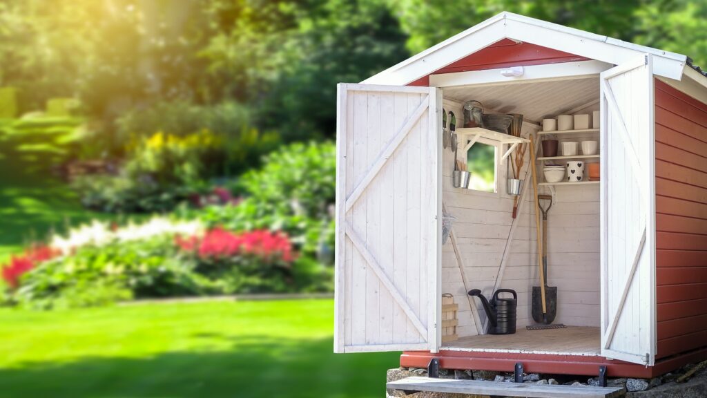 petite cabane à outils de jardin